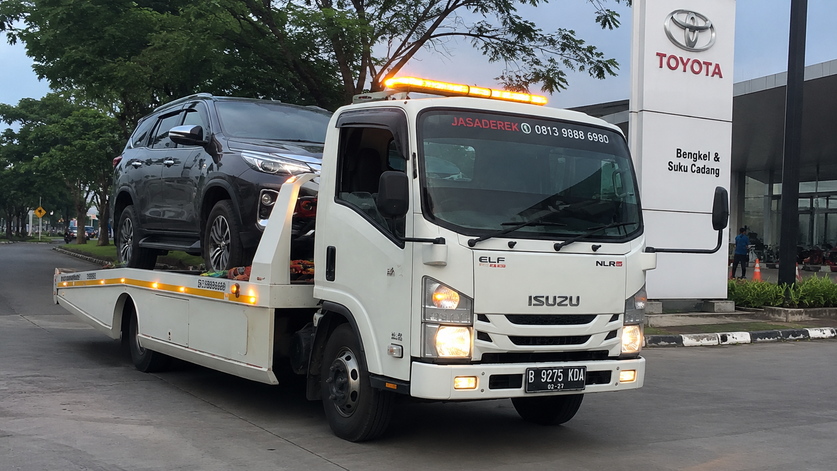 Portofolio derek mobil mogok – penanganan cepat di lokasi darurat